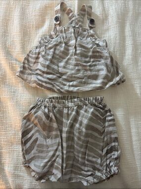 Banana Republic Beige and Brown Zebra-Print Two-Piece Baby Set